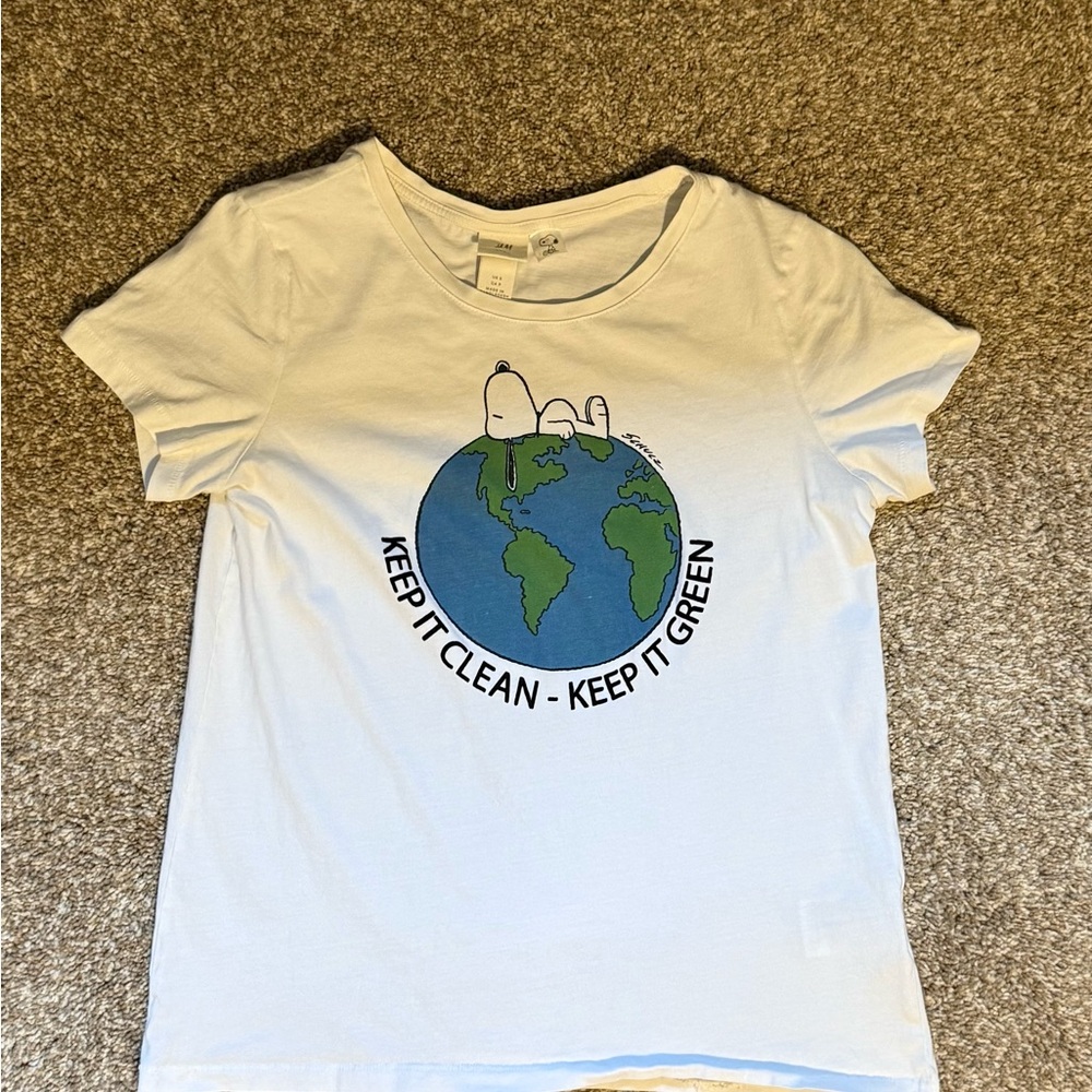 H&M White Kids Tee with Earth and Snoopy Design